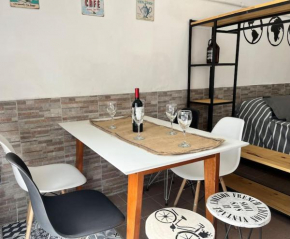 Casa vintage barrio exclusivo en ciudad con bicis